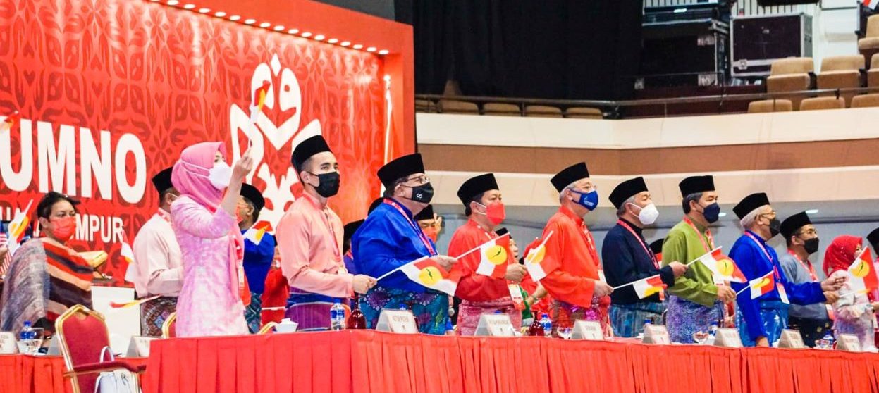 UMNO party leaders at the Extraordinary General Meeting